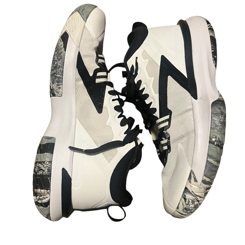 Nike Air Jordan Zion 1 TB in the white, black, and grey "Oreo" colorway - Picture 2 of 10